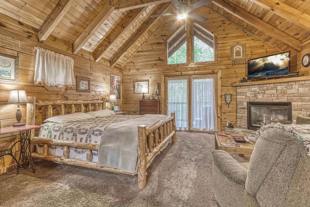 Mountain Eden, Hot Tub, Resort Pool, Wifi, 1089 Free Tickets Each Paid Day, Dollywood And More Gatlinburg Exteriör bild