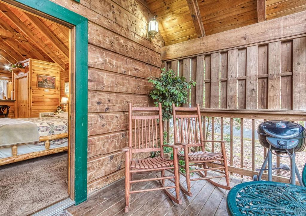 Mountain Eden, Hot Tub, Resort Pool, Wifi, 1089 Free Tickets Each Paid Day, Dollywood And More Gatlinburg Exteriör bild